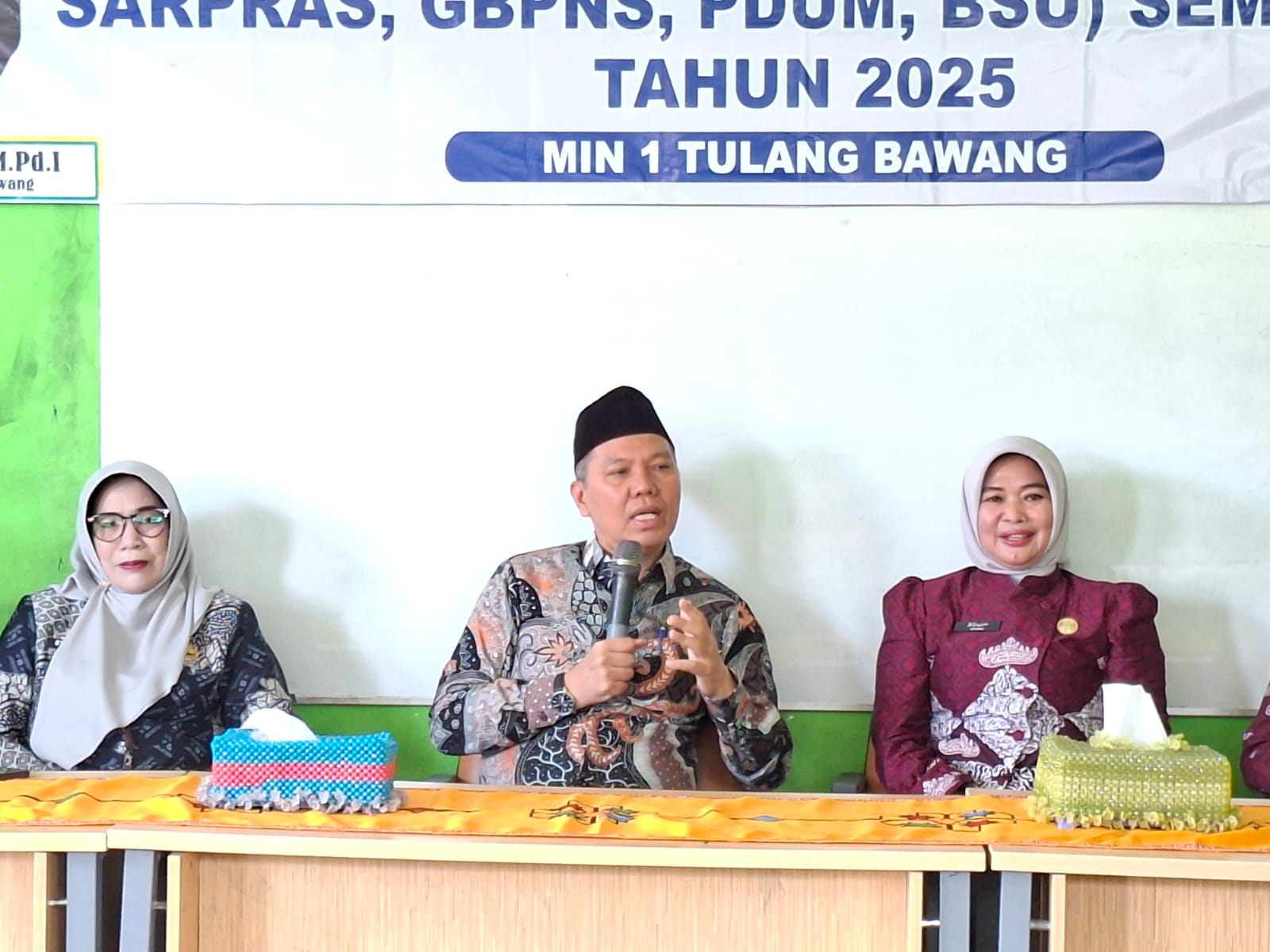 Monev MIN 1 Tulang Bawang, Kakankemenag Tuba Johan Yusuf Tekankan Integritas dan Keteladanan Guru