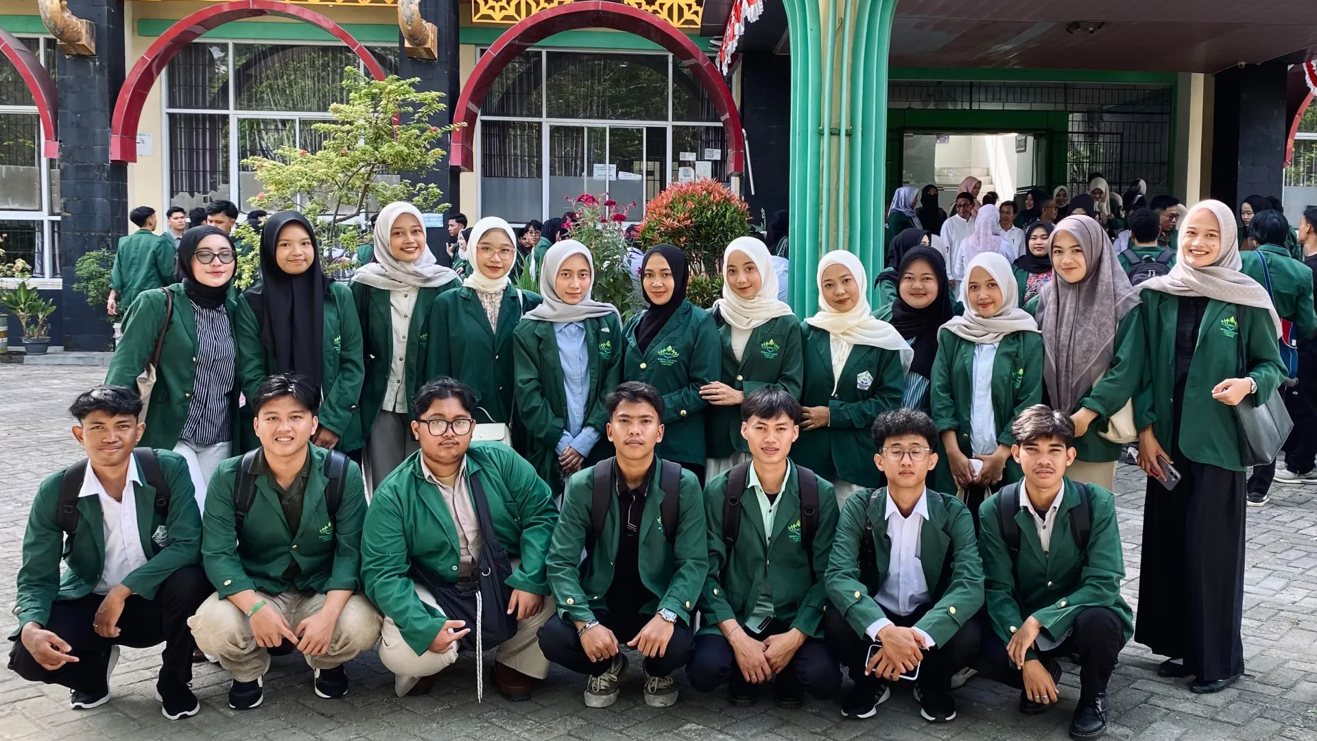 STRATEGI DAKWAH DI ERA POST-TRUTH UNTUK KALANGAN MUDA: Tinjauan Qur'ani, Hadis, Dan Perspektif Sosialisme