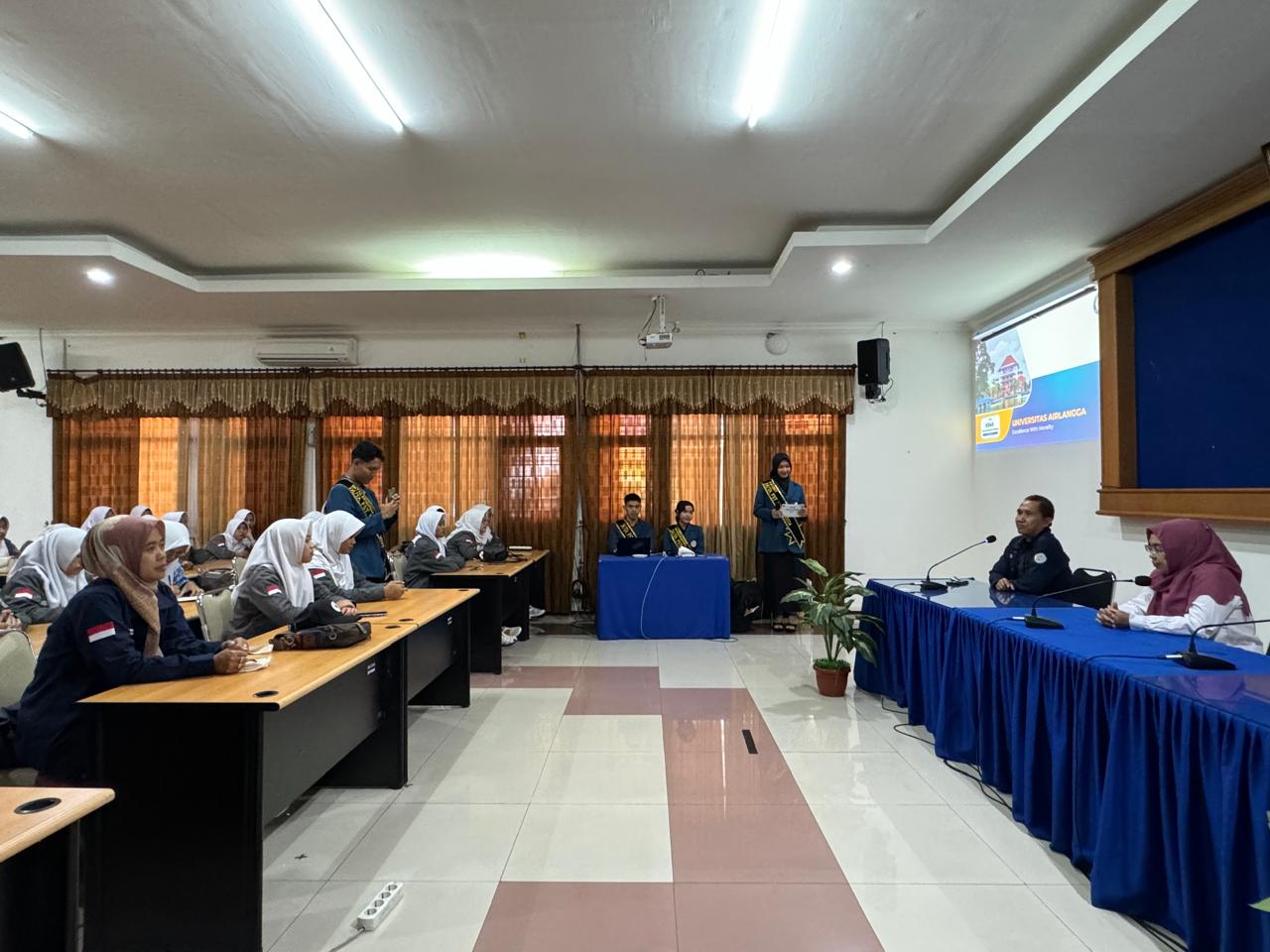 Gali Wawasan:Siswa-Siswi MAN 1 Bandarlampung Kunjungi Universitas Airlangga