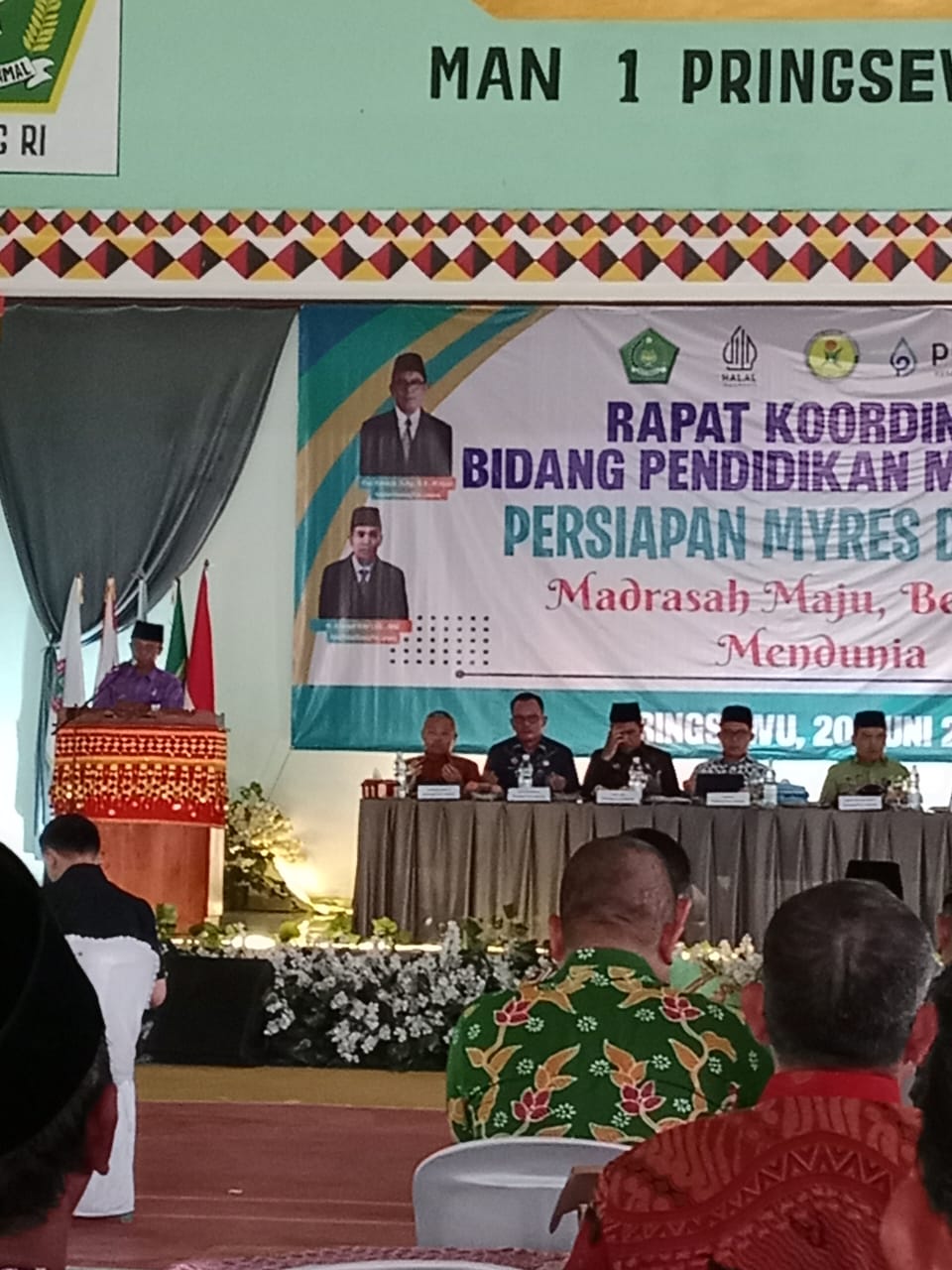 Kamad MAN 1 Tubaba Pimpin Doa Dalam acara Rakor Persiapan KSM dan MyRes