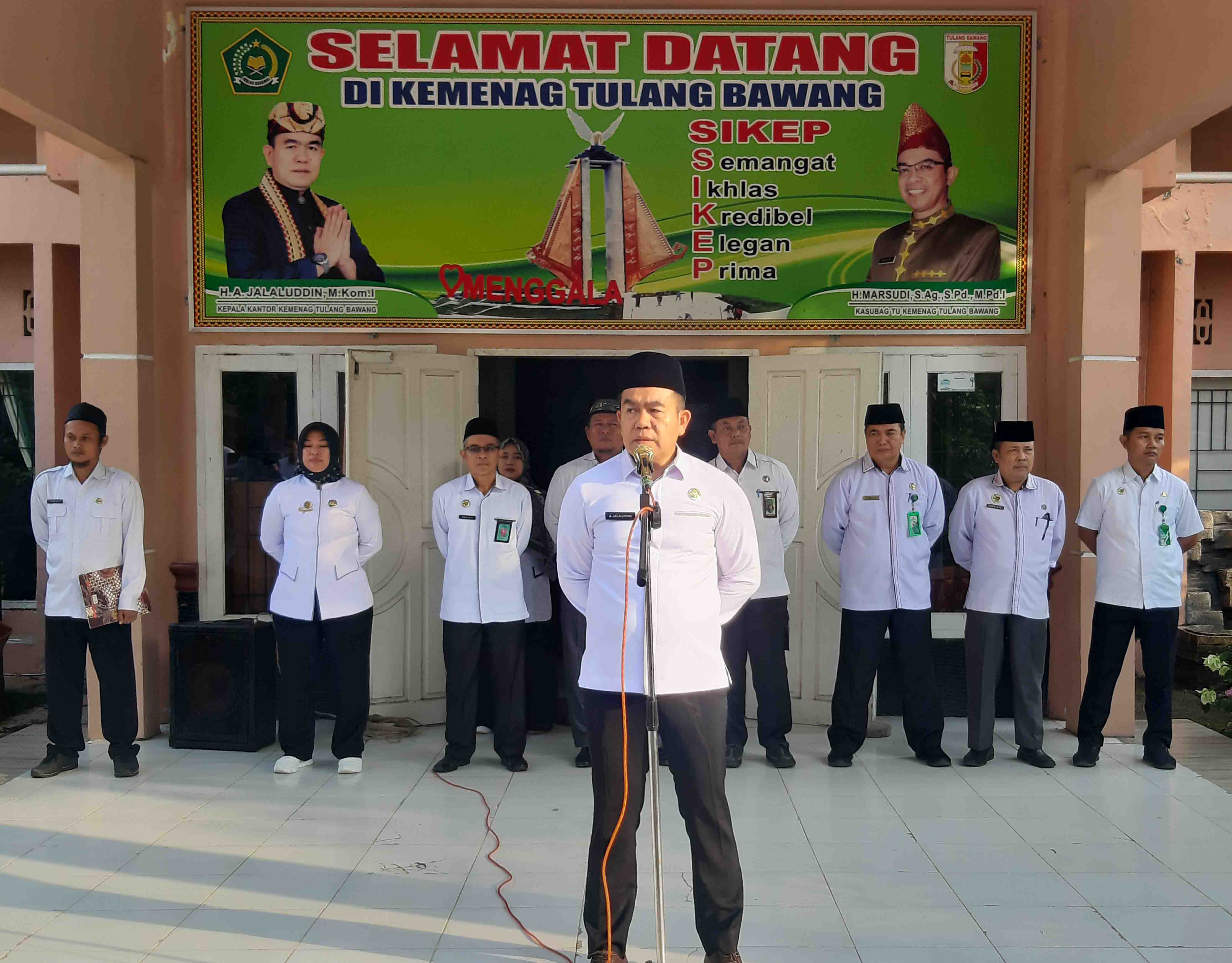 Pimpin Apel Senin Pagi, Kakankemenag: Mari Sukseskan Kegiatan Lebaran Anak Yatim “Berbagi Cinta Berlimpah Berkah“