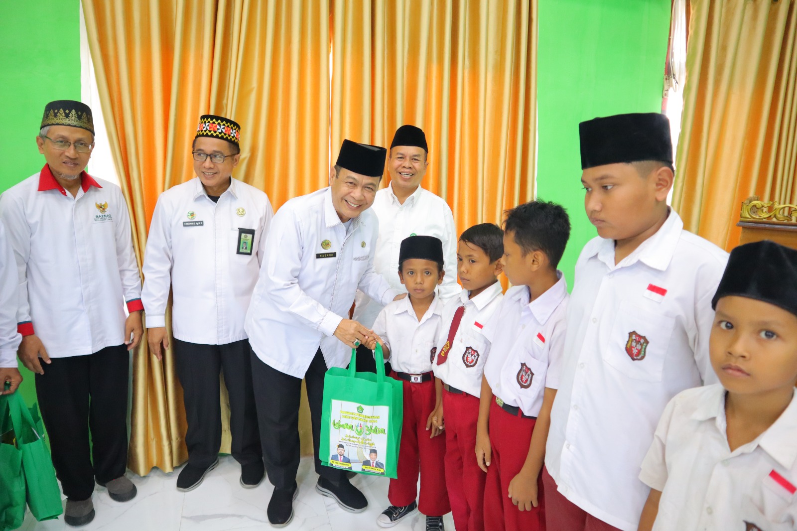 KanKemenag Kota Bandar Lampung : Laksanakan Lebaran Yatim ‘Berbagi Cinta Berlimpah Berkah’Dengan Sukses.