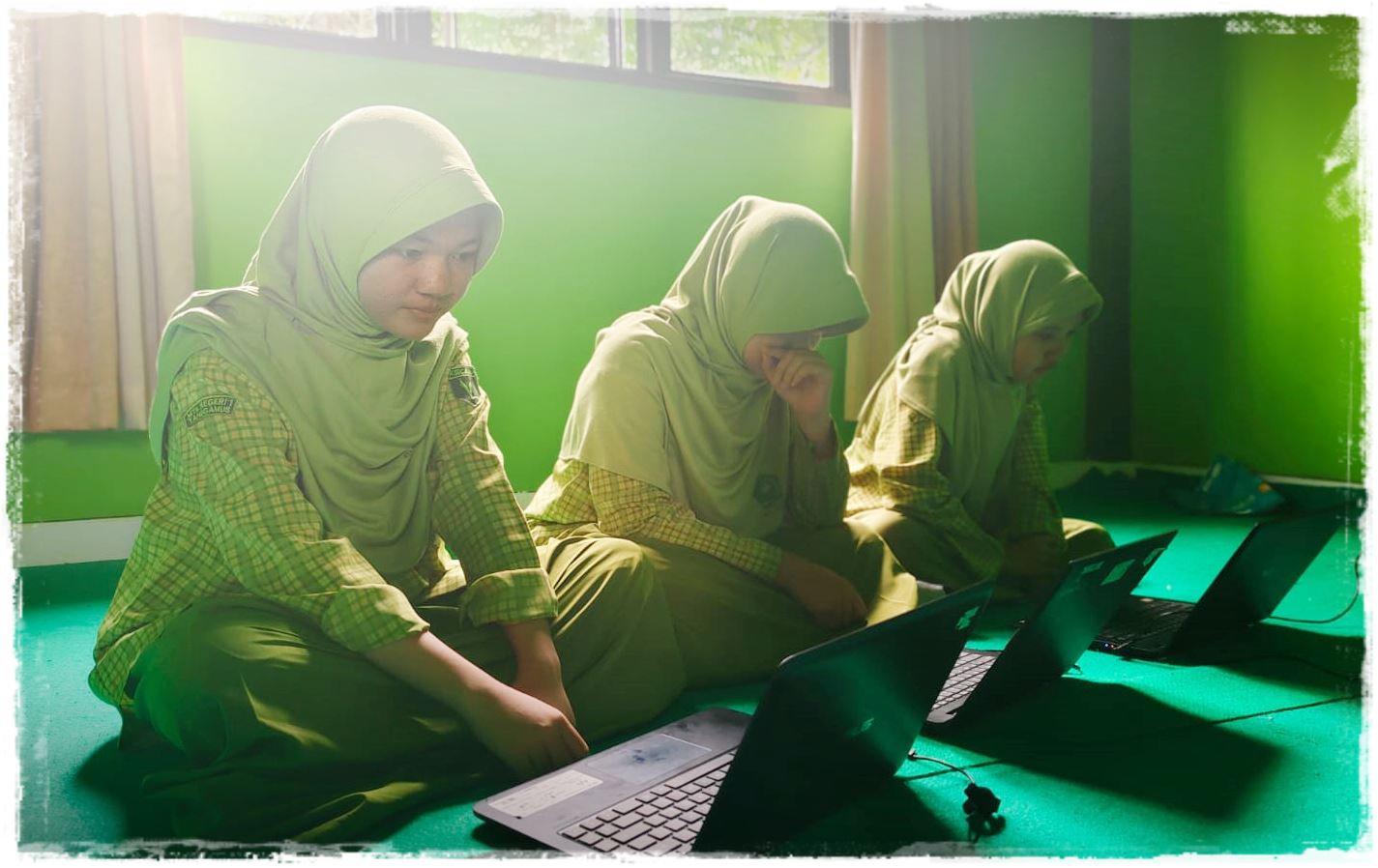 Tim KSM MTsN 1 Tanggamus Ikuti Pelatihan Soal via Zoom Meeting, Laila Khoiro: "Bekali Peserta Strategi dan Teknik Menjawab Soal Lebih Kompleks"