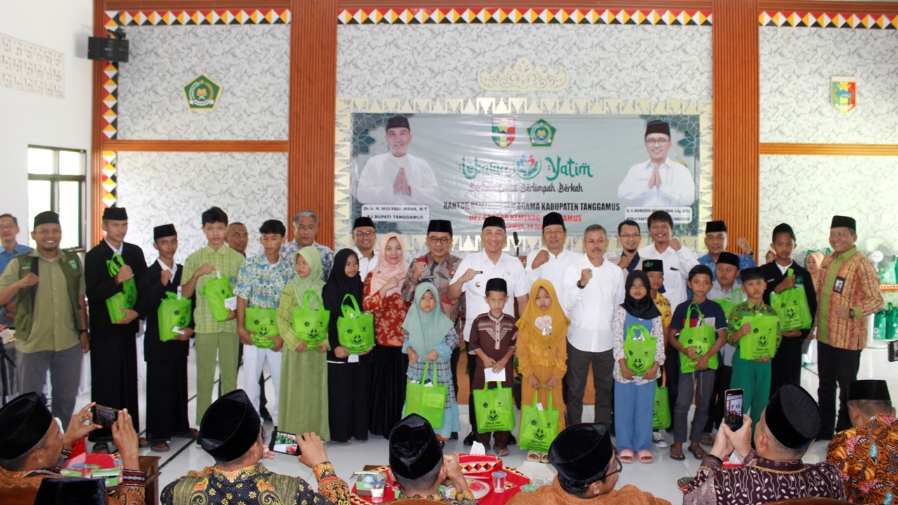 Lebaran Anak Yatim: 200 Anak Yatim Terima Paket Pendidikan di Kantor Kementerian Agama Kabupaten Tanggamus