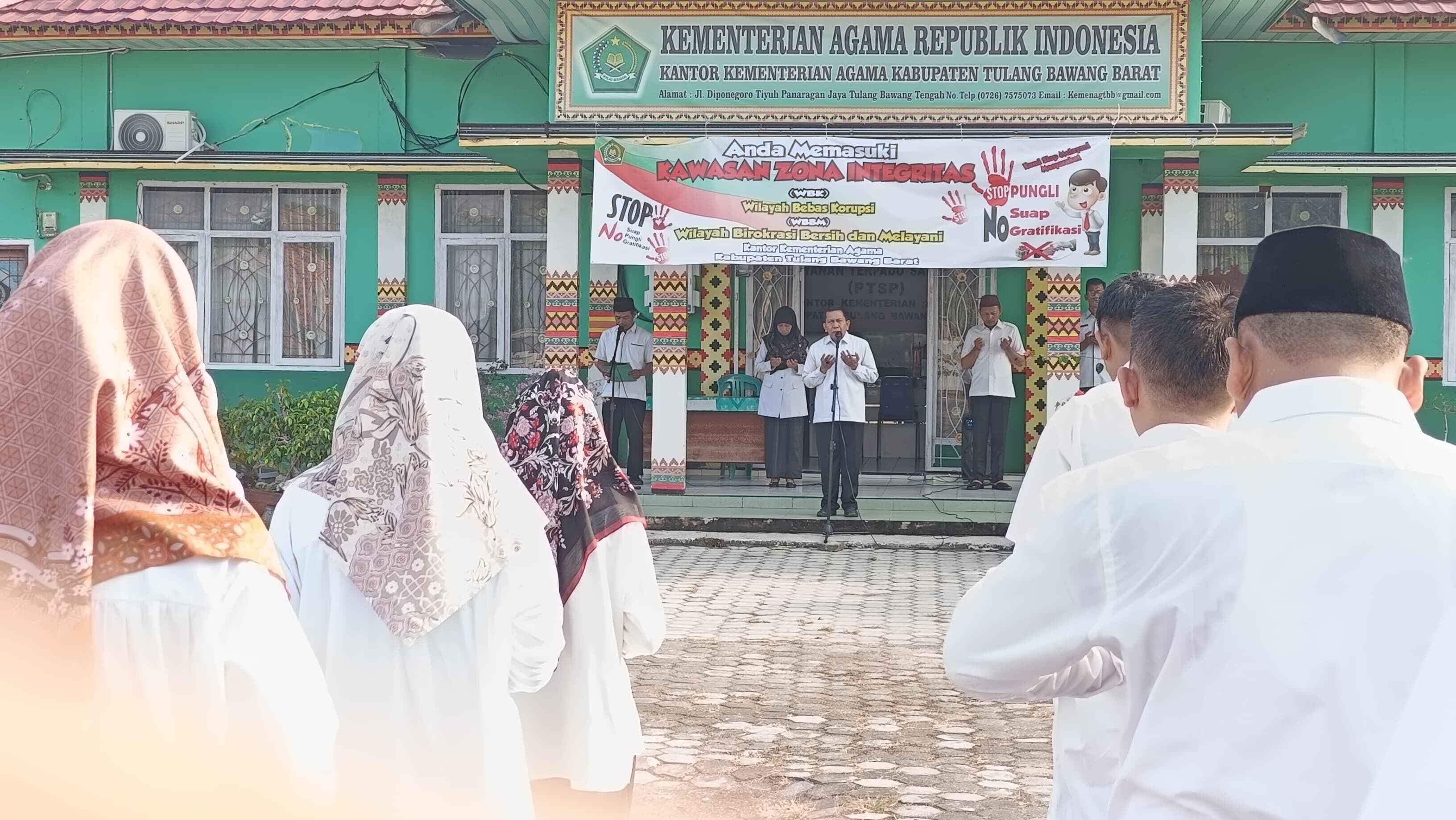 Pimpin Apel Pagi, Kasi PHU Kemenag Tubaba Sampaikan Sukses Haji 2024