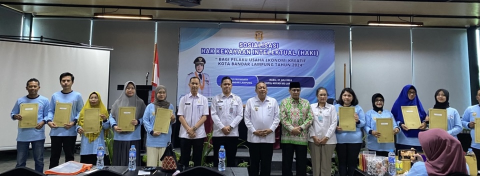 Makmur Sampaikan Materi Tentang Kewajiban Sertifikasi Halal Bagi Pelaku UMKM