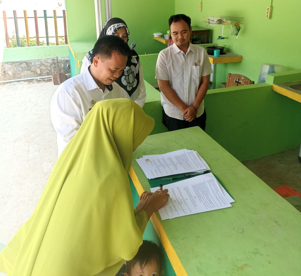 MTs N 1 Way Kanan Tengah Lakukan Penandatanganan MoU Kantin Kadrasah