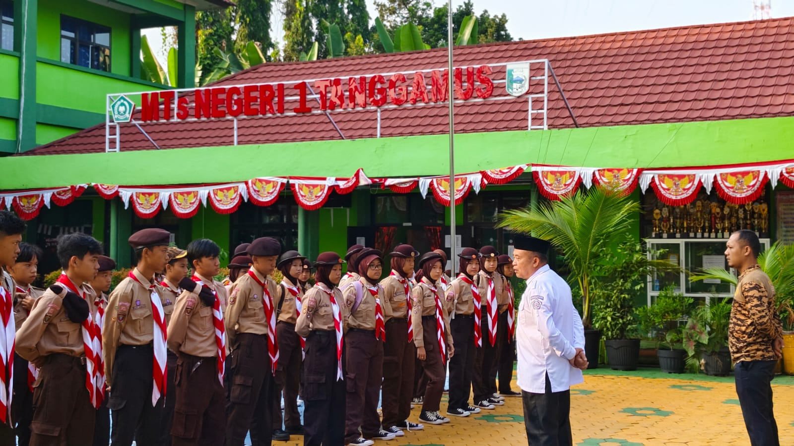HUT Pramuka ke-63: MTsN 1 Tanggamus Ambil Bagian dalam Lomba Kwarran yang Menggugah Semangat