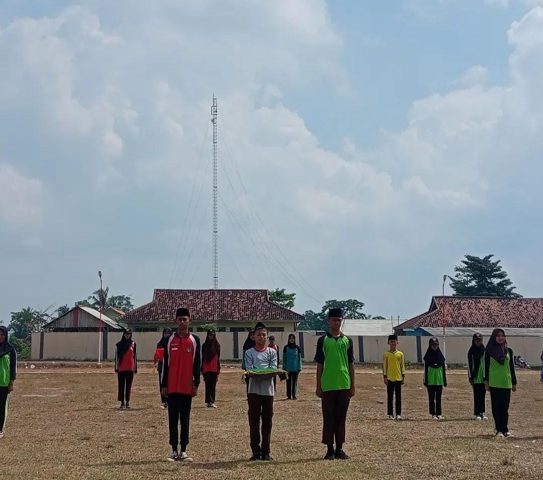 Gladi Bersih Paskibra MTsN 2 Way Kanan dan MA Al Maarif: Persiapan Matang untuk Upacara HUT RI ke-79