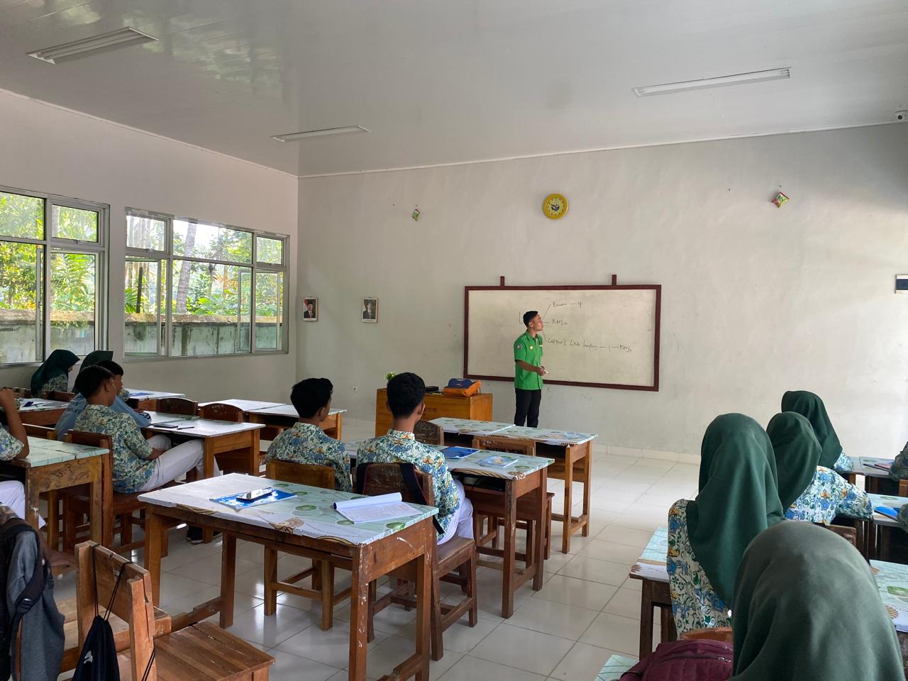 Capten Clubs Sosialisasikan Lowongan Kerja Kapal Pesiar di MAN 1 Tanggamus