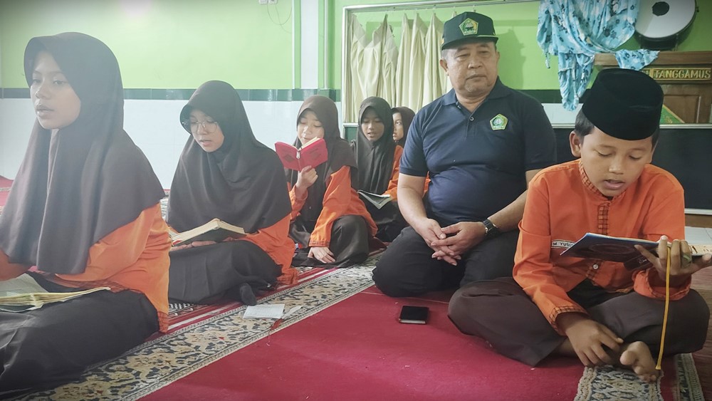 MTsN 1 Tanggamus Tingkatkan Pembinaan Tahfidz, Kepala Madrasah Berikan Motivasi Langsung kepada Para Siswa