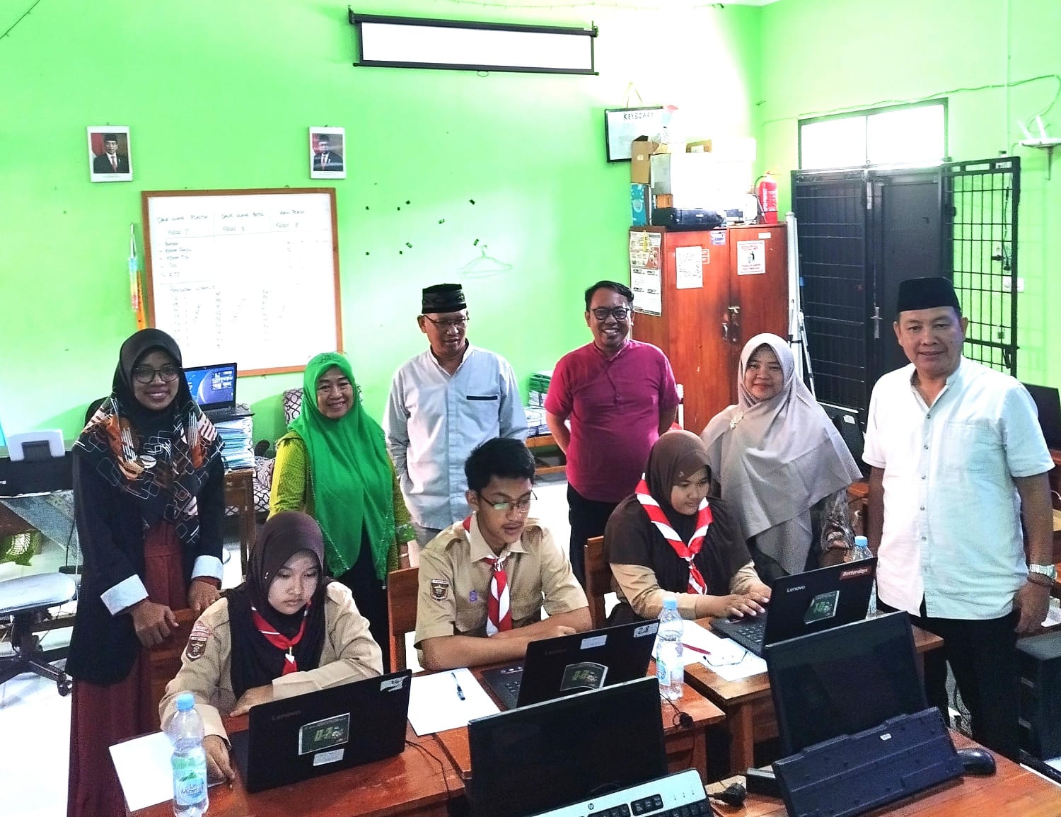 Tiga Siswa MTsN 2 Tanggamus Ikuti Olimpiade Bahasa Arab (OBA) ke-7 Tahun 2024