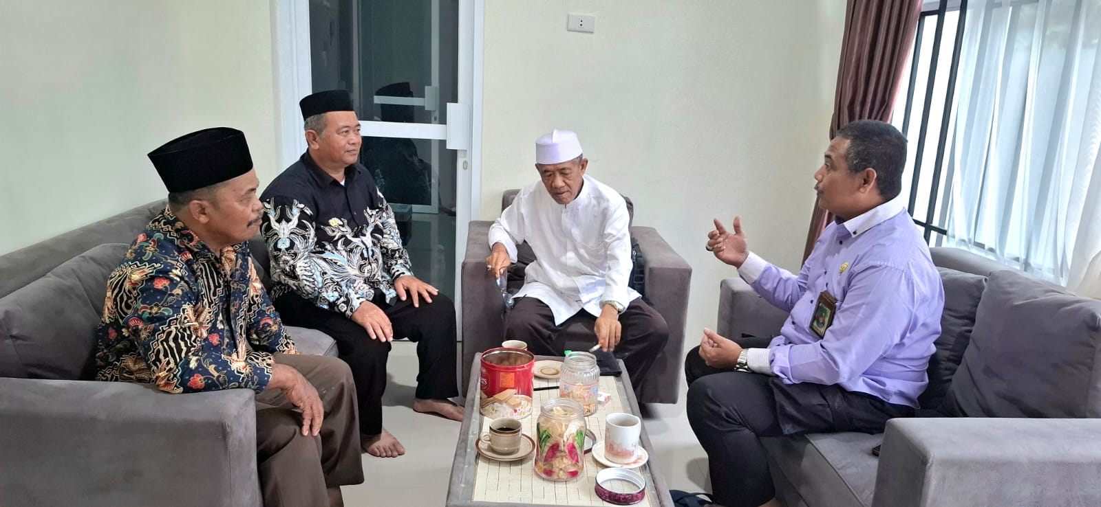 Wakili Kepala Kemenag, Kasi PHU Zainal Arifin Terima Kunjungan KBIHU Assyafiiiyah
