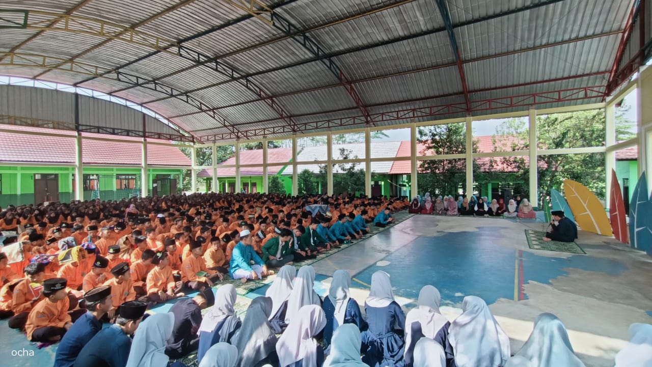 MTsN 2 Pesawaran Gelar Kegiatan Jum'at Barokah, Kelas 9H Tampilkan Rangkaian Acara Penuh Makna