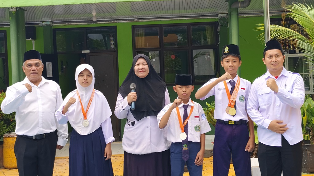 Siswa MTsN 1 Tanggamus Berprestasi di Ajang Karate, Raih Juara di Berbagai Kategori