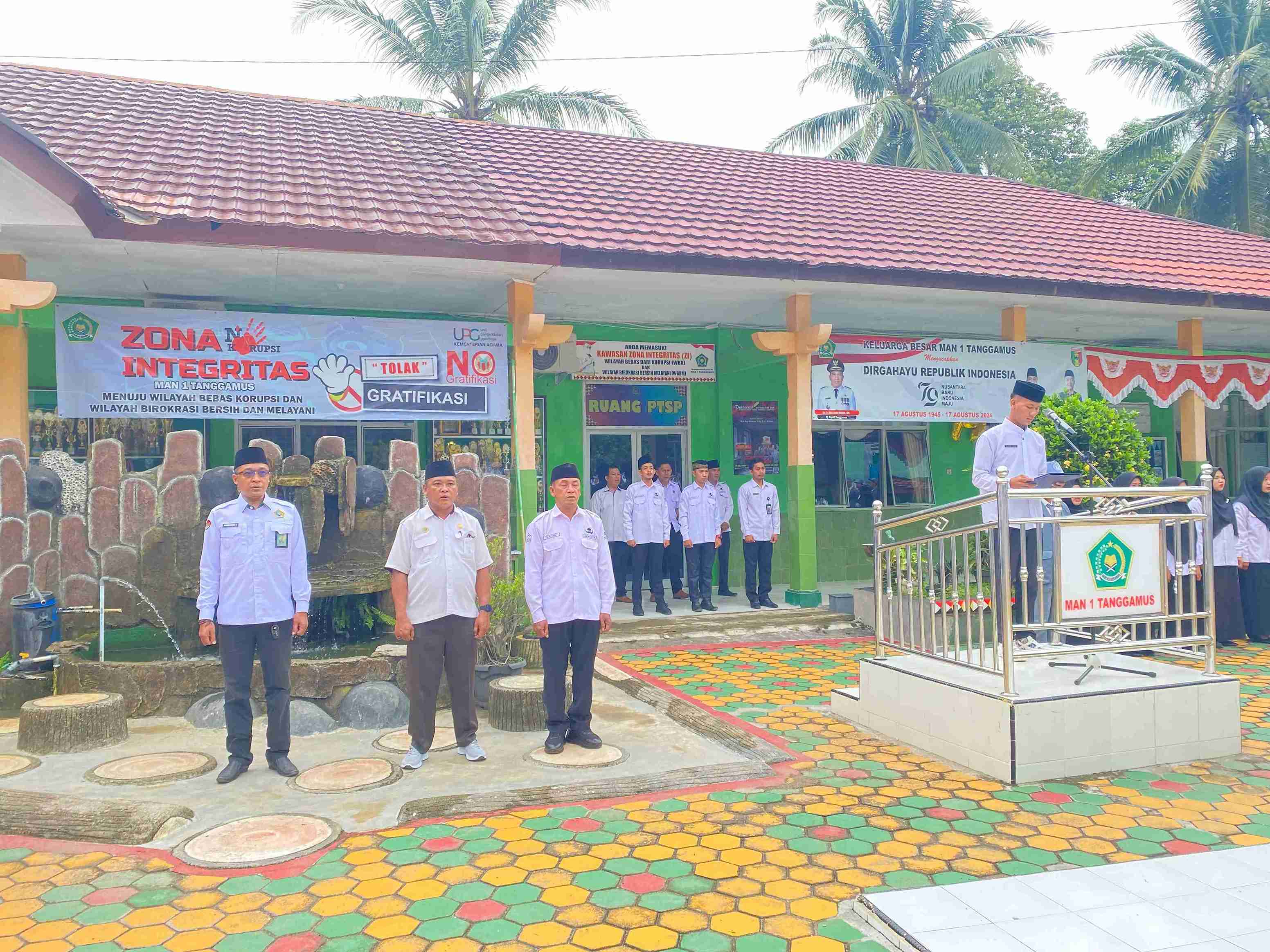 Ahmad Yahdi, Ingatkan Pentingnya Adab Kepada Peserta Didik MAN 1 Tanggamus
