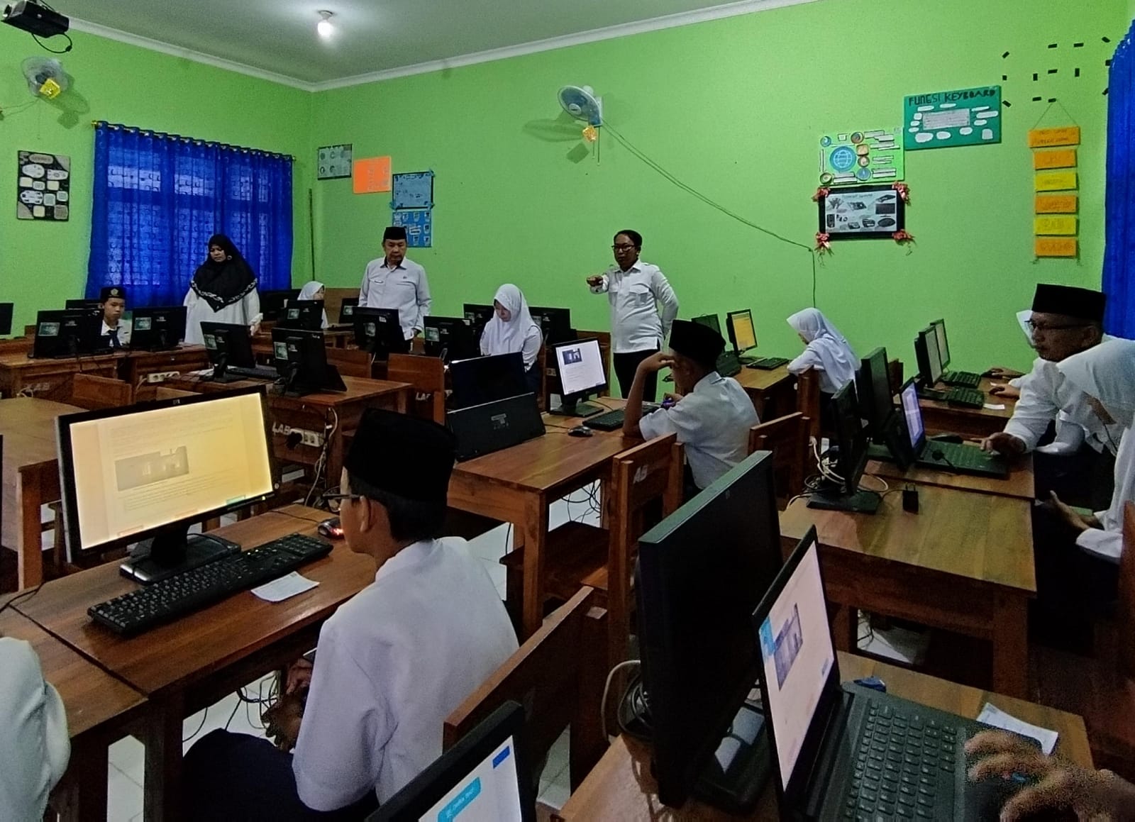 Gelaran Hari Pertama ANBK 2024 MTsN 2 Tanggamus