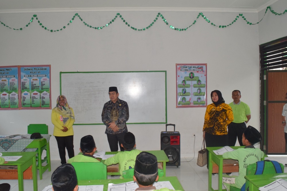 Pastikan BMN Dikelola Dengan Baik, Kakankemenag Tulang Bawang Melaksanakan Pengawasan Langsung ke Madrasah