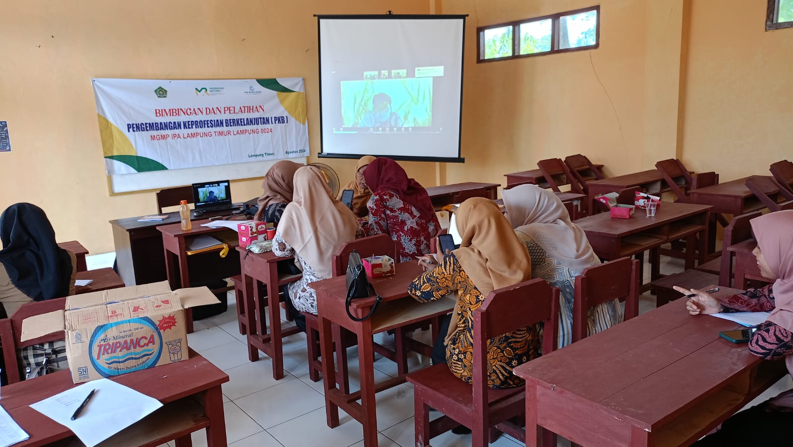 Akbar Setia dari MTsN 2 Way Kanan Menjadi Narasumber dalam Laporan ON MGMP IPA MTs Lampung Timur