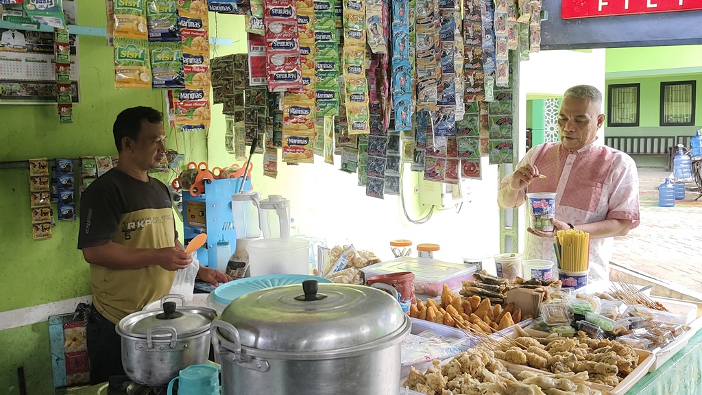 Waka Sarpras MTsN 1 Tanggamus Pastikan Kantin Miliki Sertifikat Halal dari BPJPH Kemenag