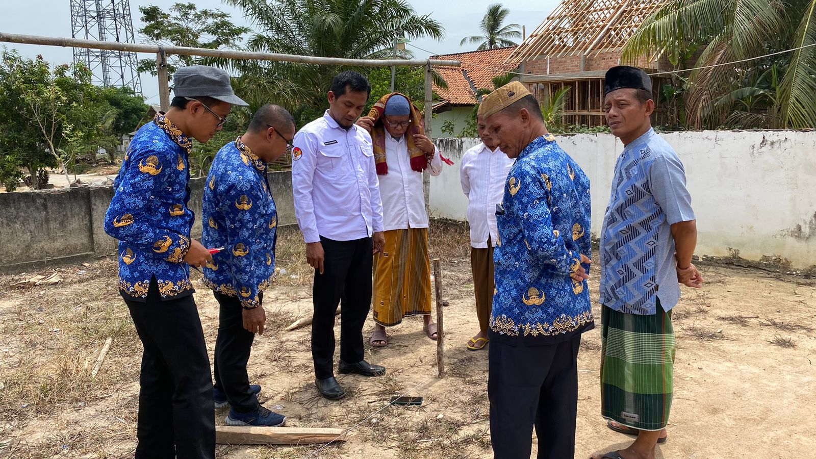 Kemenag Mesuji Lakukan Pengukuran Arah Kiblat di Masjid Al Istiqomah Desa Gedung Mulya