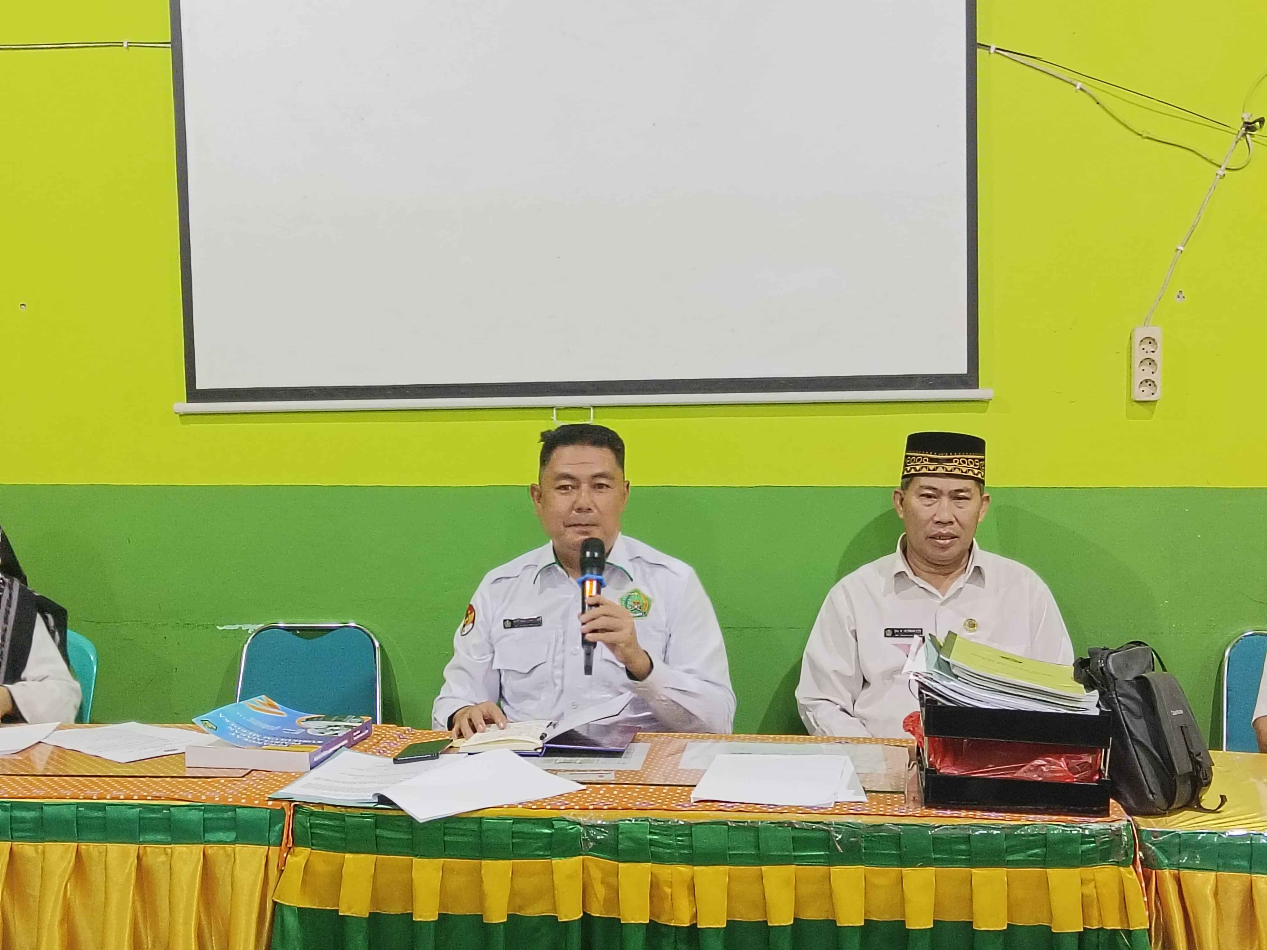 Kepala MTsN 1 Bandar Lampung Pimpin Rapat Koordinasi Peningkatan Kinerja ASN di Lingkungan MTsN 1 Bandar Lampung