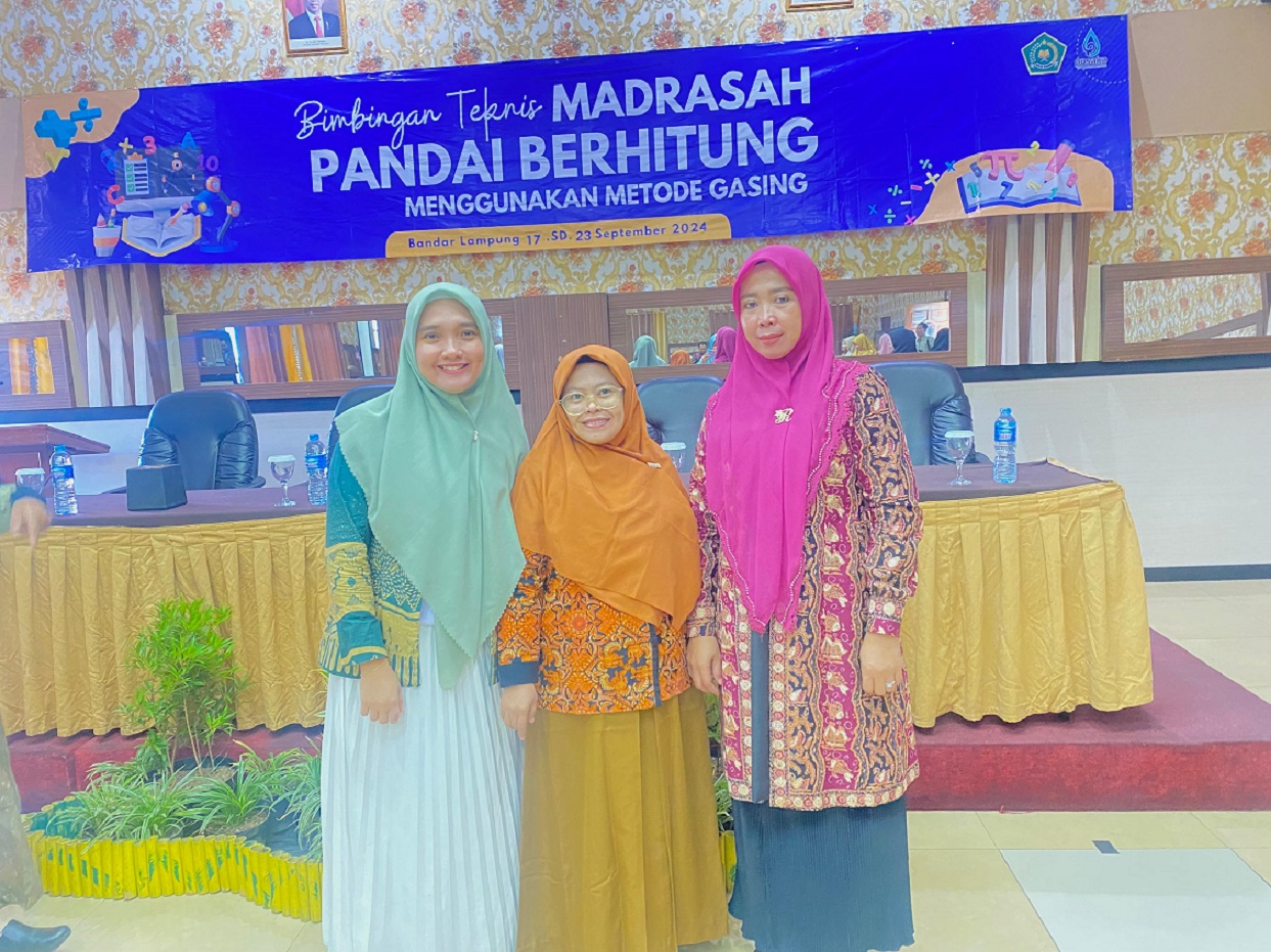 Tiga Guru Matematika MTsN 1 Pesawaran  mengikuti bimbingan teknis Madrasah pandai berihitung menggunakan metode Gasing