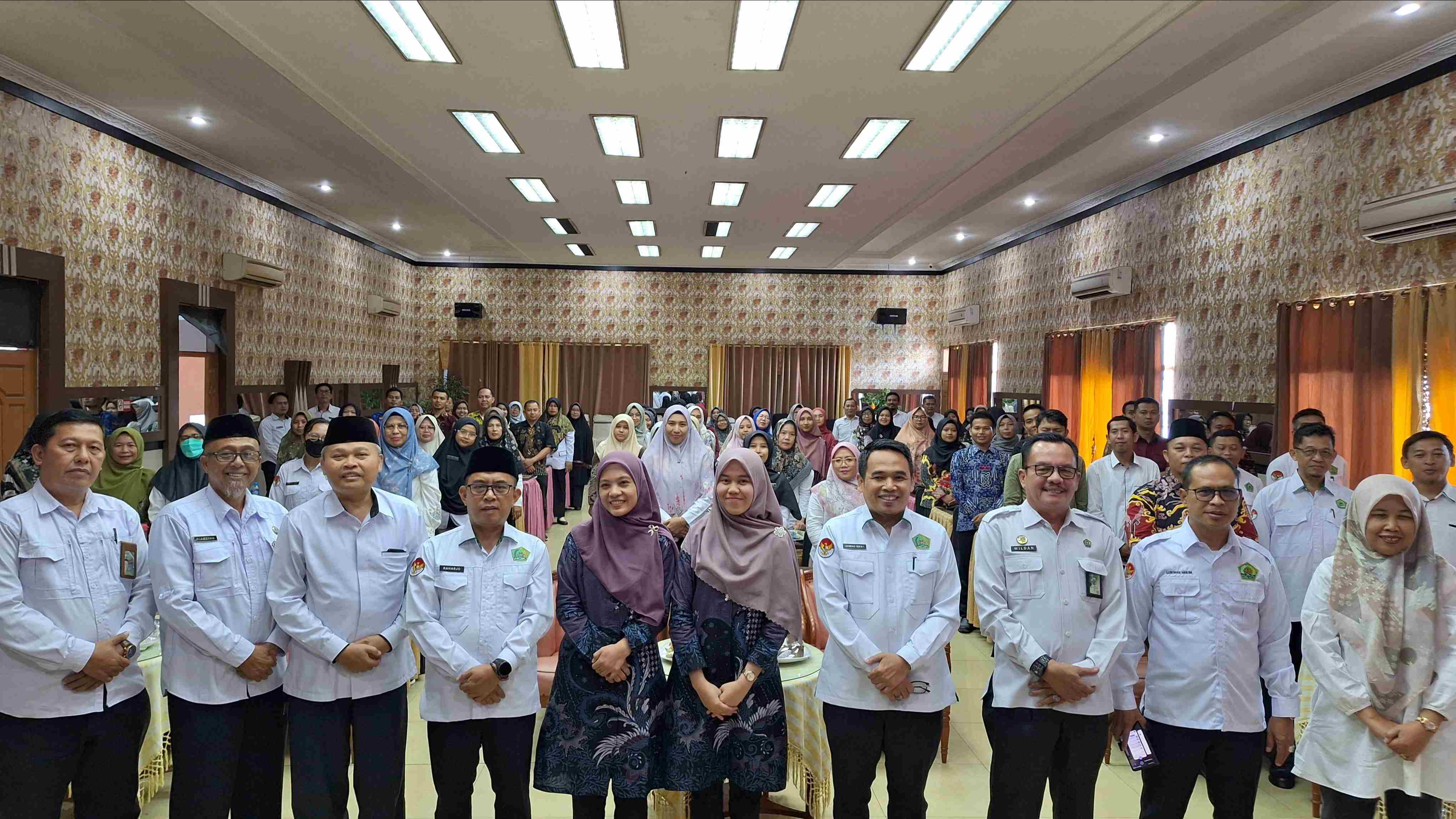 Dua Guru MTsN 1 Lampung Barat Ikuti Bimtek Madrasah Pandai Berhitung dengan Metode GASING