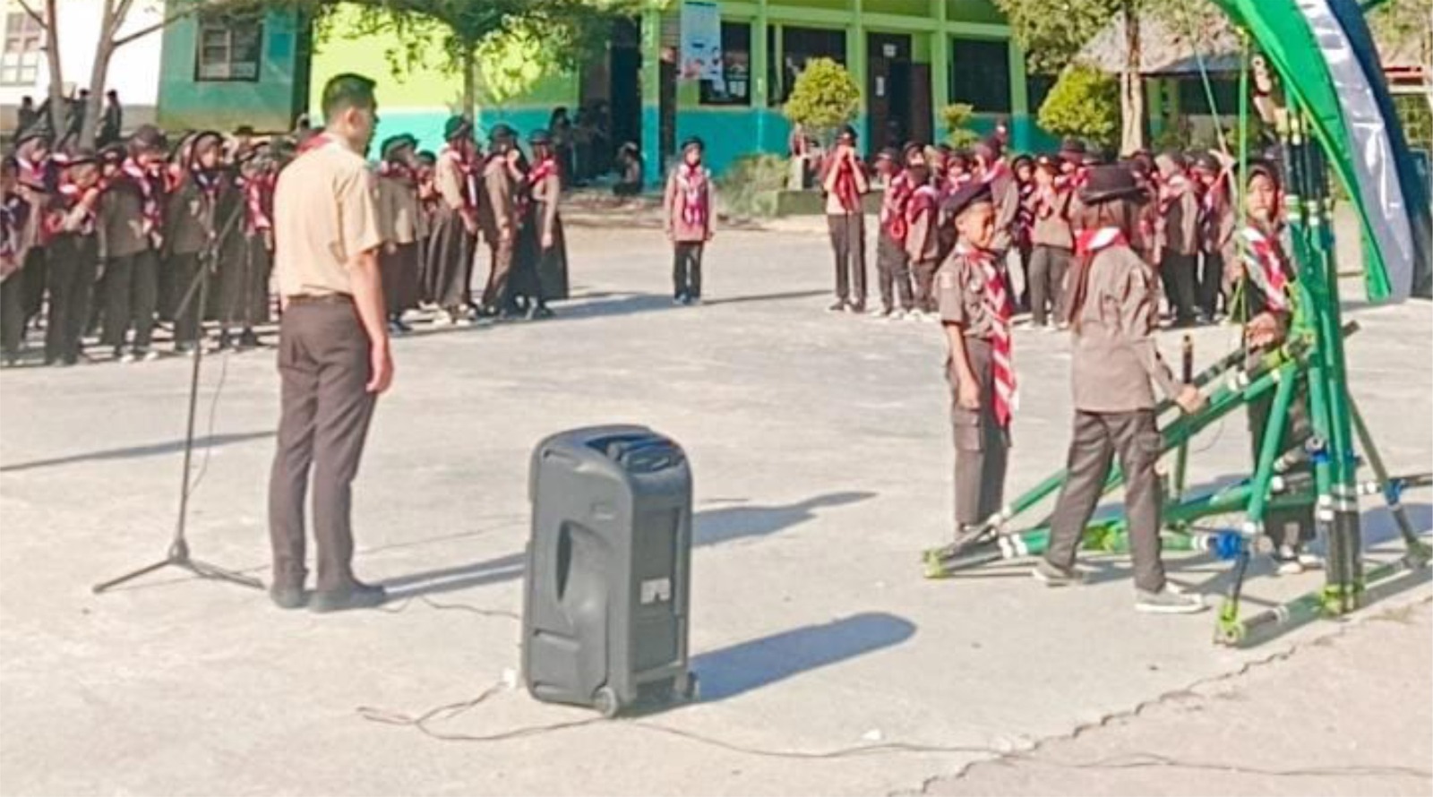 Pramuka MIN 1 Mesuji Asah Disiplin dan Kekompakan Lewat Latihan PBB