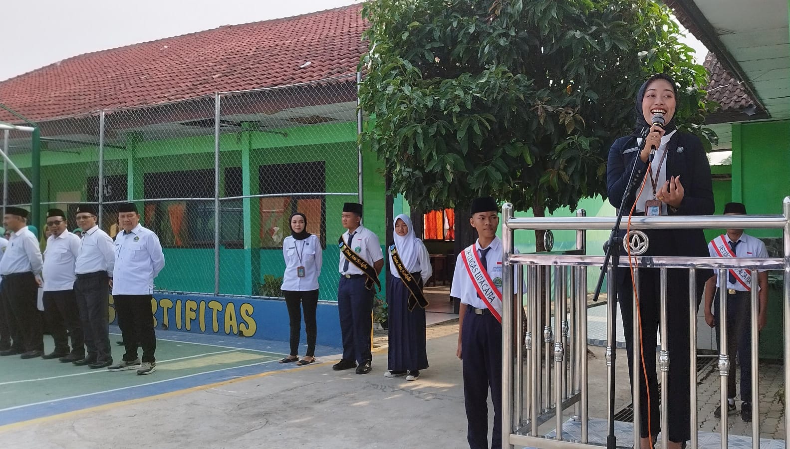 Jadi Pembina Upacara di MTsN 2 Tanggamus, Ulfa Tekankan Untuk Tidak Coba Coba Menggunakan Narkoba