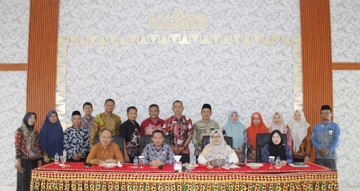 Hj. Fajarita dan Hariyanto Wakili MTsN 1 Tanggamus: Menggali Analisis Kebutuhan Pelatihan 2025 dan Evaluasi Pasca Pelatihan 2024