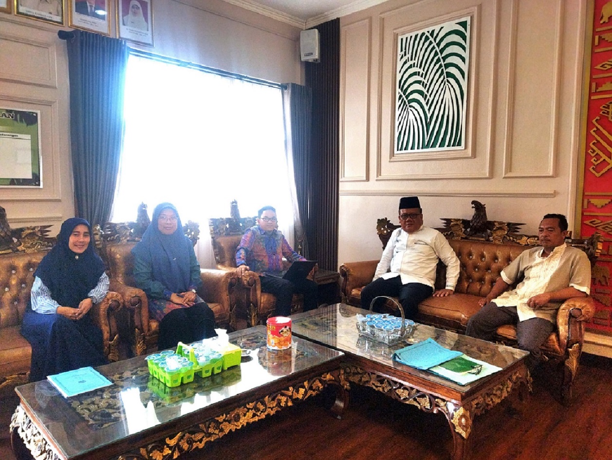 TIM Satuan Pengawasan Internal UIN Raden Intan Lampung Monitoring Dan Evaluasi Pelaksanaan PPL UIN Raden Intan Lampung di MTsN 1 Pesawaran