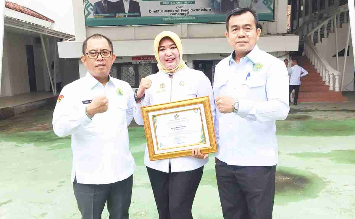 Kepala Kemenag Tulang Bawang Jalaluddin Hadiri Penyerahan Piagam Penegerian MTsN 2 Tulang Bawang