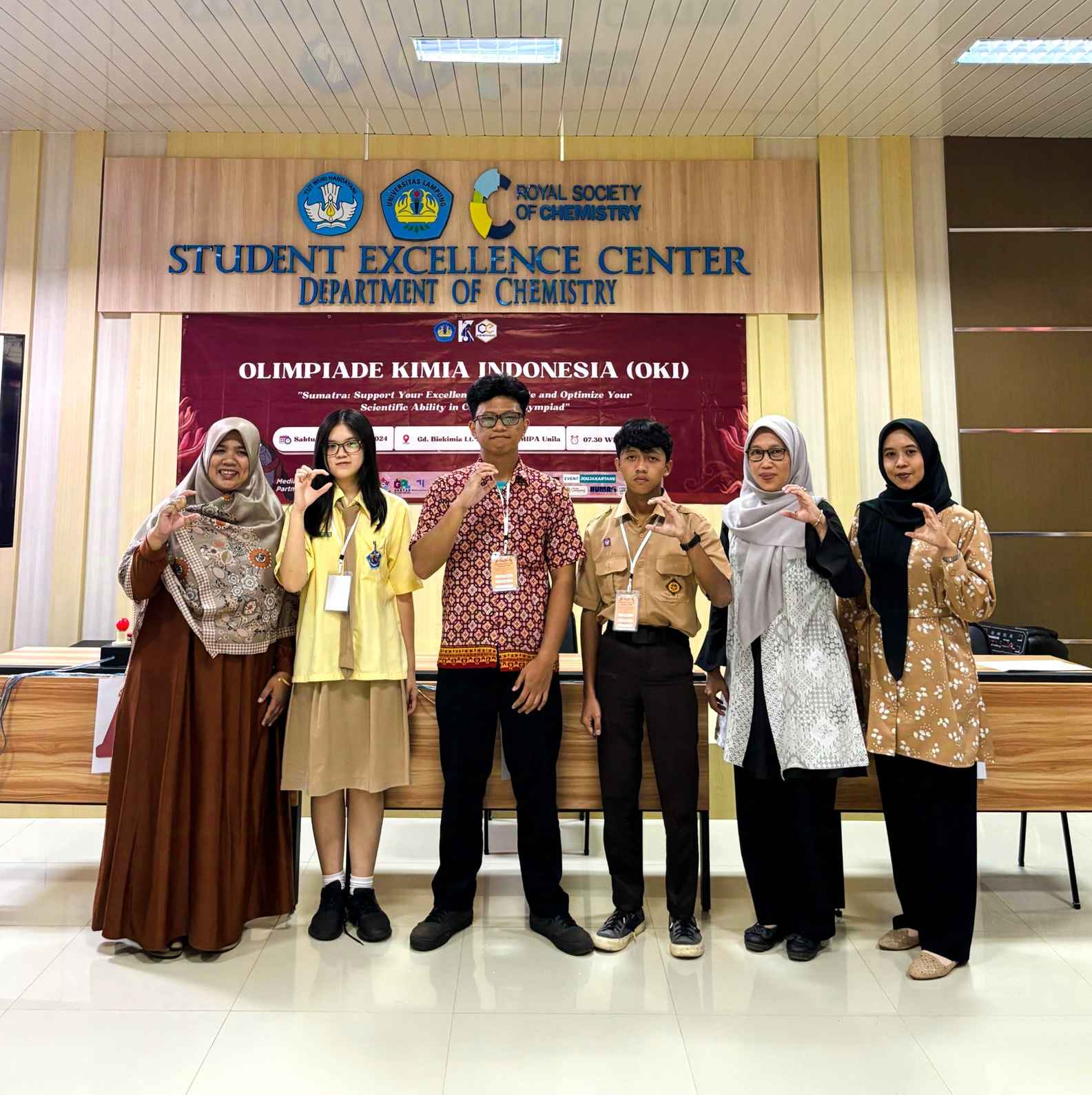 Bersaing Dengan SMA Al Kausar Dan SMA Xaverius Bandar Lampung, Akhirnya MAN 1 Metro Berhasil Juara 2 Olimpiade Kimia Unila