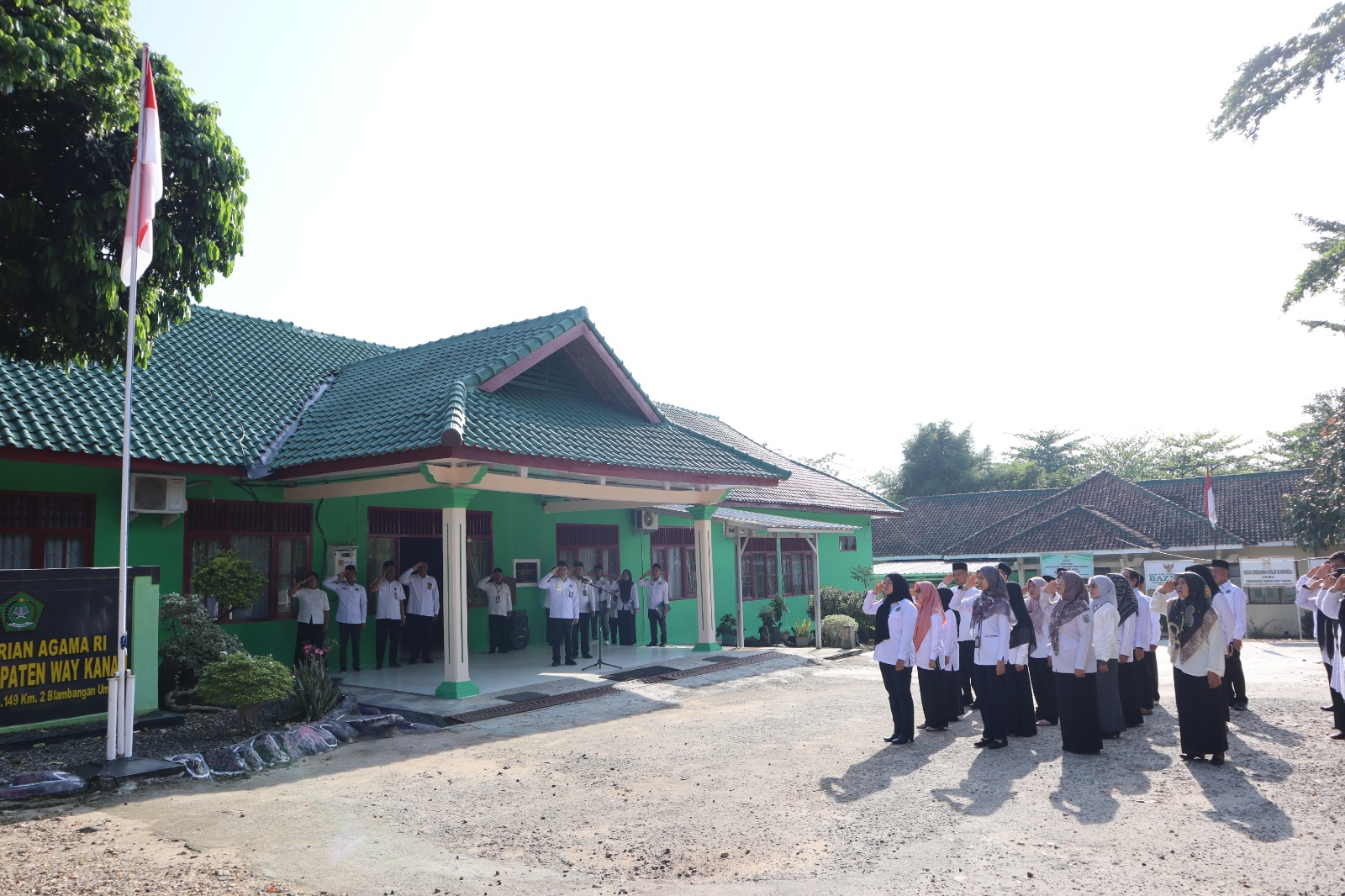 Upacara Peringatan Hari Kesaktian Pancasila Kemenag Way Kanan Berlangsung Khidmat
