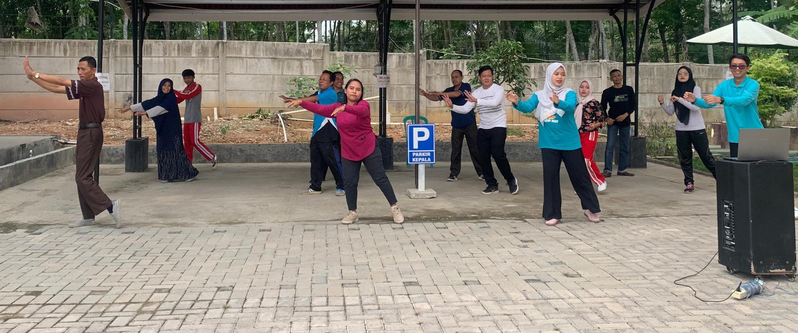 Menjaga Kesehatan Dengan Kegiatan Senam Bersama