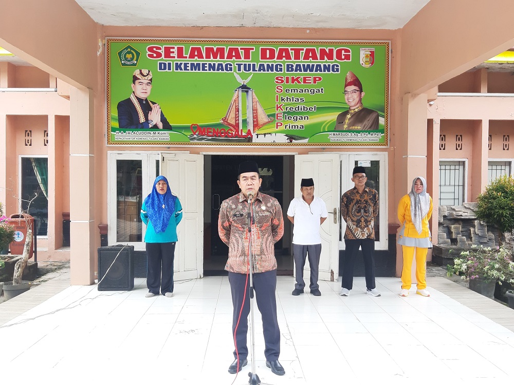 Kantor Kementerian Agama Kabupaten Tulang Bawang Gelar Apel Jumat Sore, Ahmad Jalaluddin Serukan Disiplin dan Pengabdian Sebagai ASN