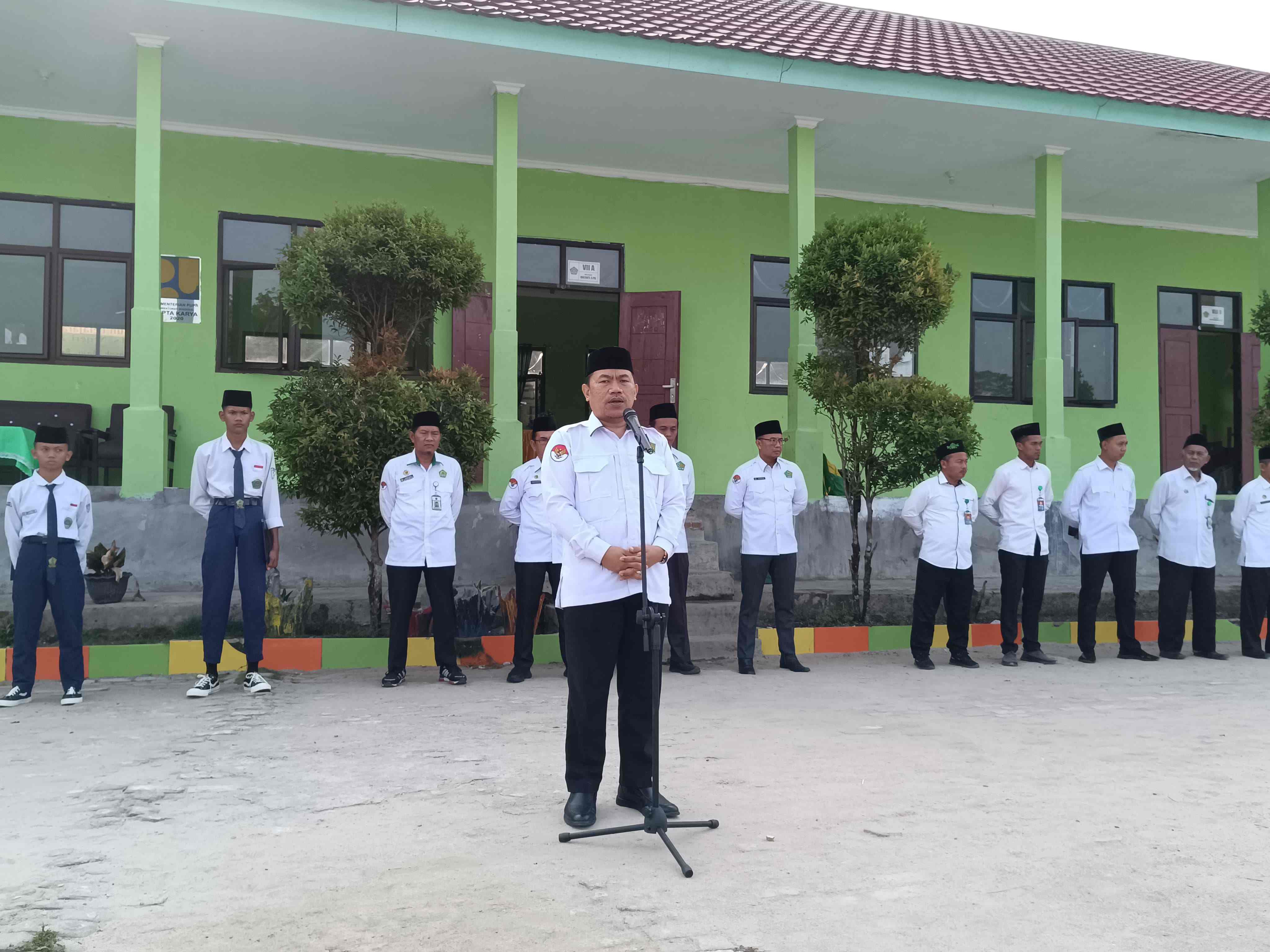 Kakankemenag Masir Ibrahim: Pentingnya Mengutamakan Adab daripada Ilmu