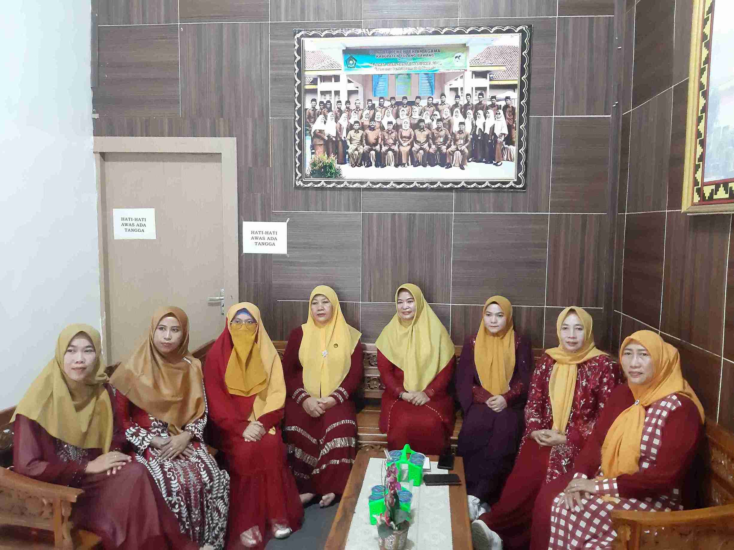 DWP Kemenag Kabupaten Tulang Bawang Antusias Ikuti Pengajian Peringatan Maulid Nabi Muhammad SAW