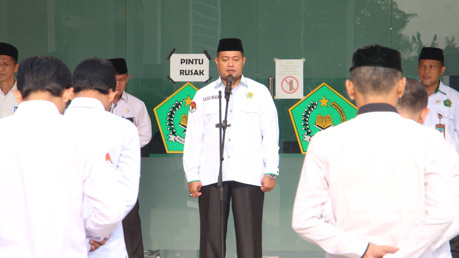 Jadi Pembina Apel, Kasi PHU Tekankan Pentingnya Peningkatan Kualitas Kinerja dan Persiapan Haji 2025