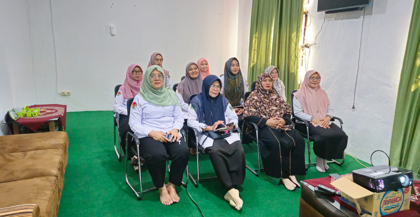 DWP Kemenag Pesisir Barat Ikuti Pengajian Maulid Nabi Muhammad SAW secara Daring via ZOOM