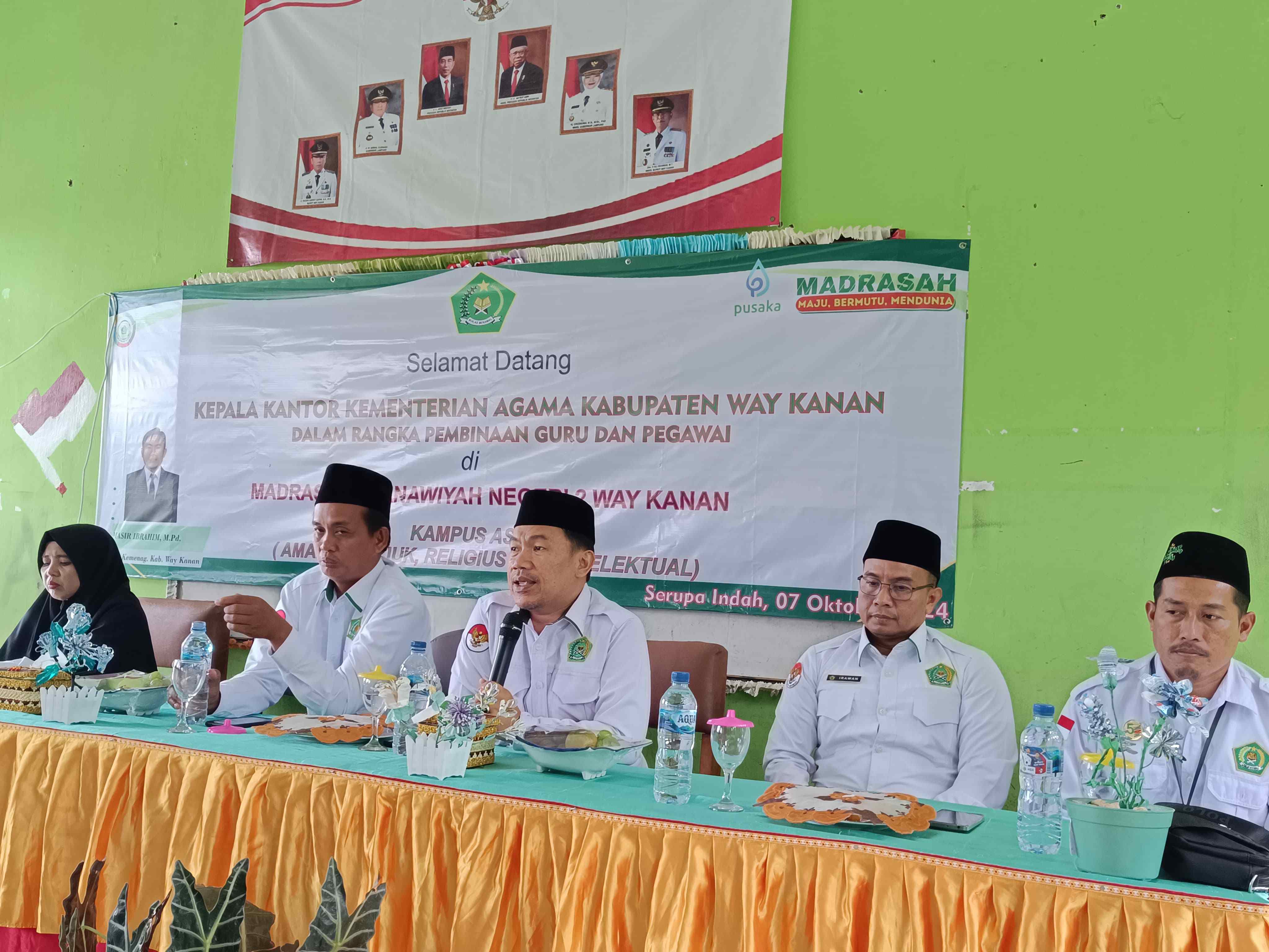 Kunjungi MTsN 2 Way Kanan, Kakankemenag beri Arahan dan Motivasi kepada ASN dan Tenaga Kependidikan
