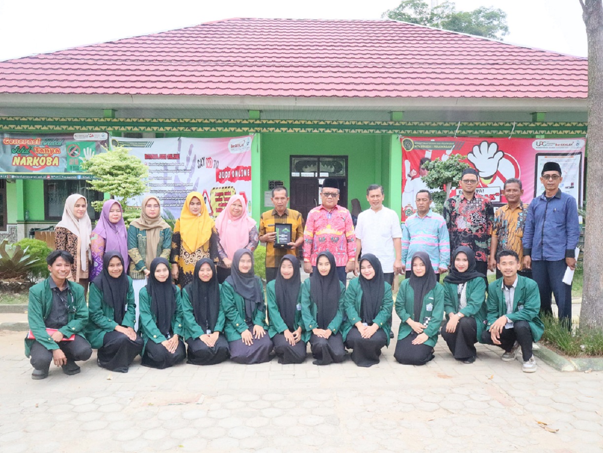 11 Mahasiswa PPL UIN Raden Intan Lampung resmi di tarik setelah menyelesaikan masa PPL selama 40 hari di MTsN 1 Pesawaran