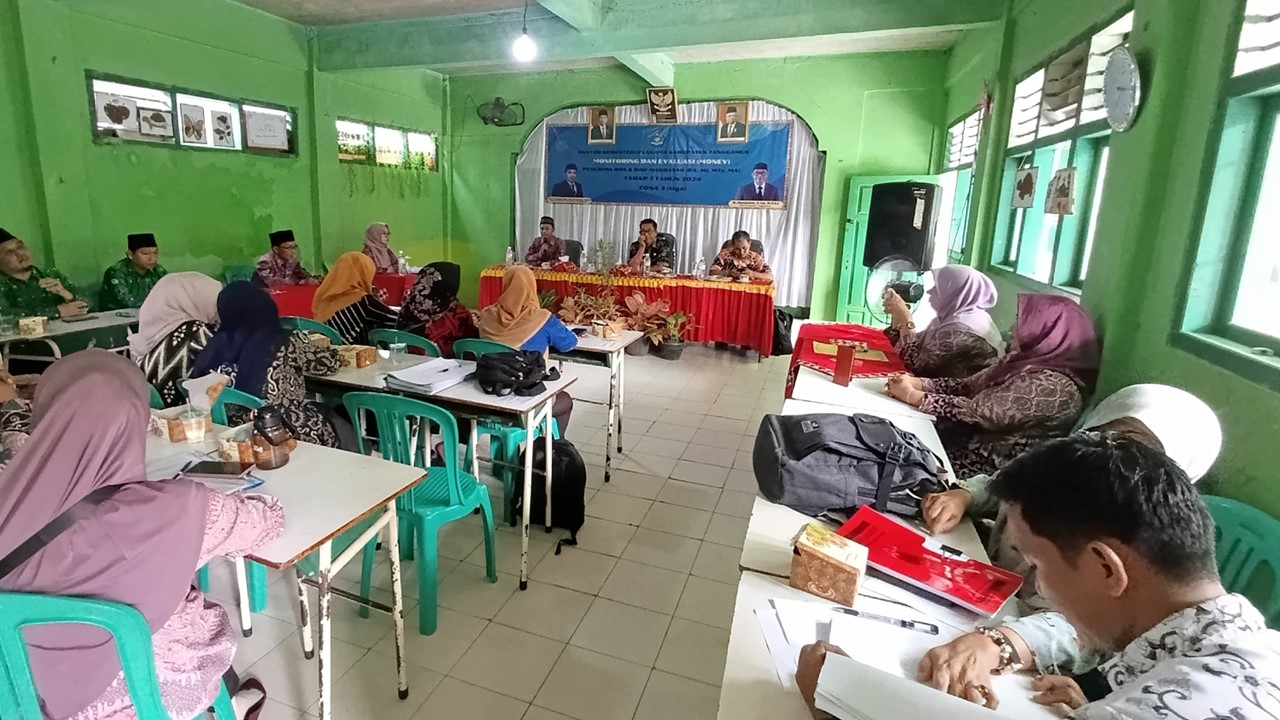 Monitoring Dana BOS dan BOP Tahap 1 Tahun 2024 Dilakukan di Zona 3 oleh Kepala Seksi Penmad Tanggamus