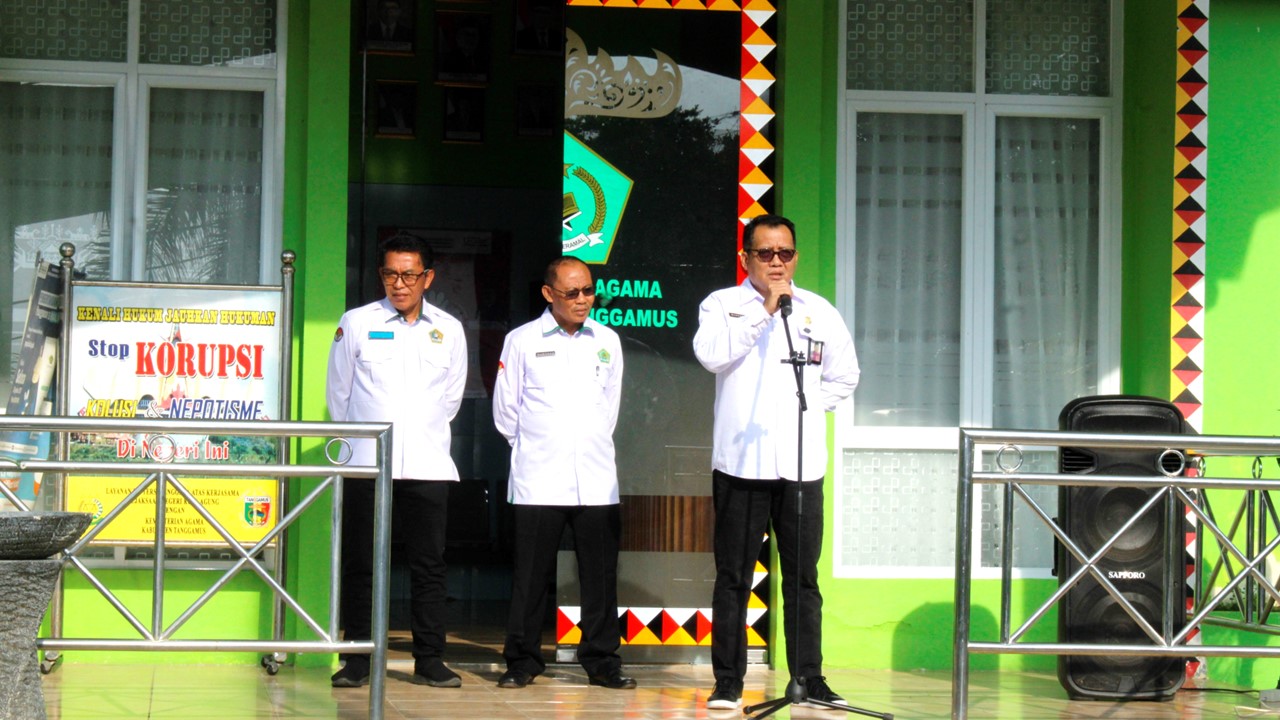Kasubbag TU Kemenag Tanggamus Pimpin Apel, Tekankan Netralitas ASN