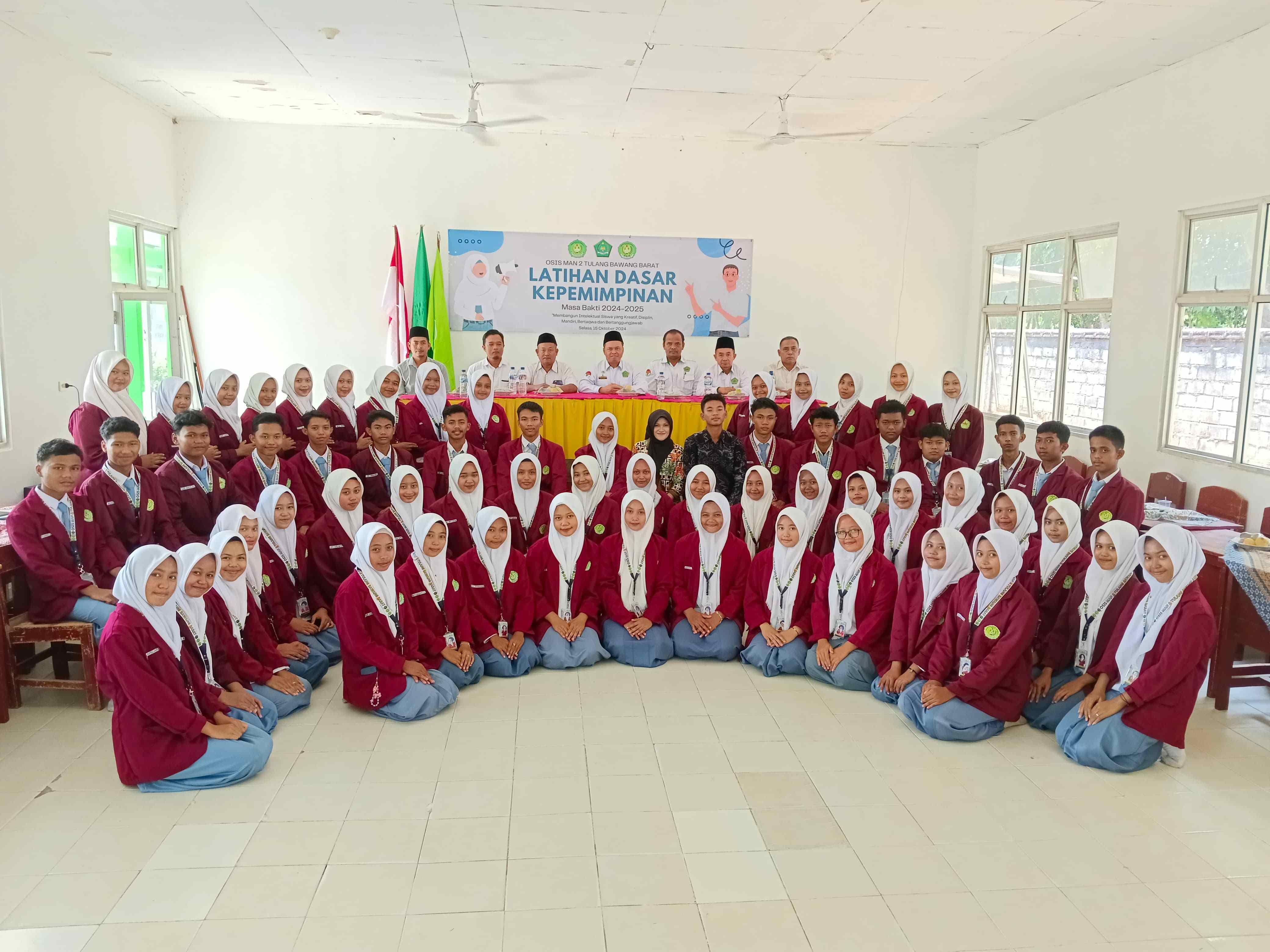 Latihan Dasar Kepemimpinan OSIS: Membangun Intelektual Siswa yang Kreatif, Disiplin, Mandiri, Bertaqwa, dan Bertanggung Jawab
