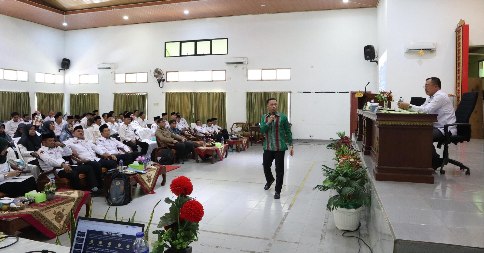 Rapat Koordinasi Seksi Pendidikan Madrasah, Kemenag Bandar Lampung: IWO Paparkan Materi Kode Etik Jurnalistik dan Standar Berita