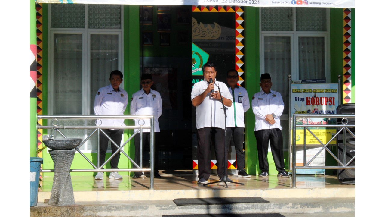 Kasi PAPKI Kemenag Tanggamus Pimpin Apel Pagi, Ajak Persiapkan Peringatan Hari Santri