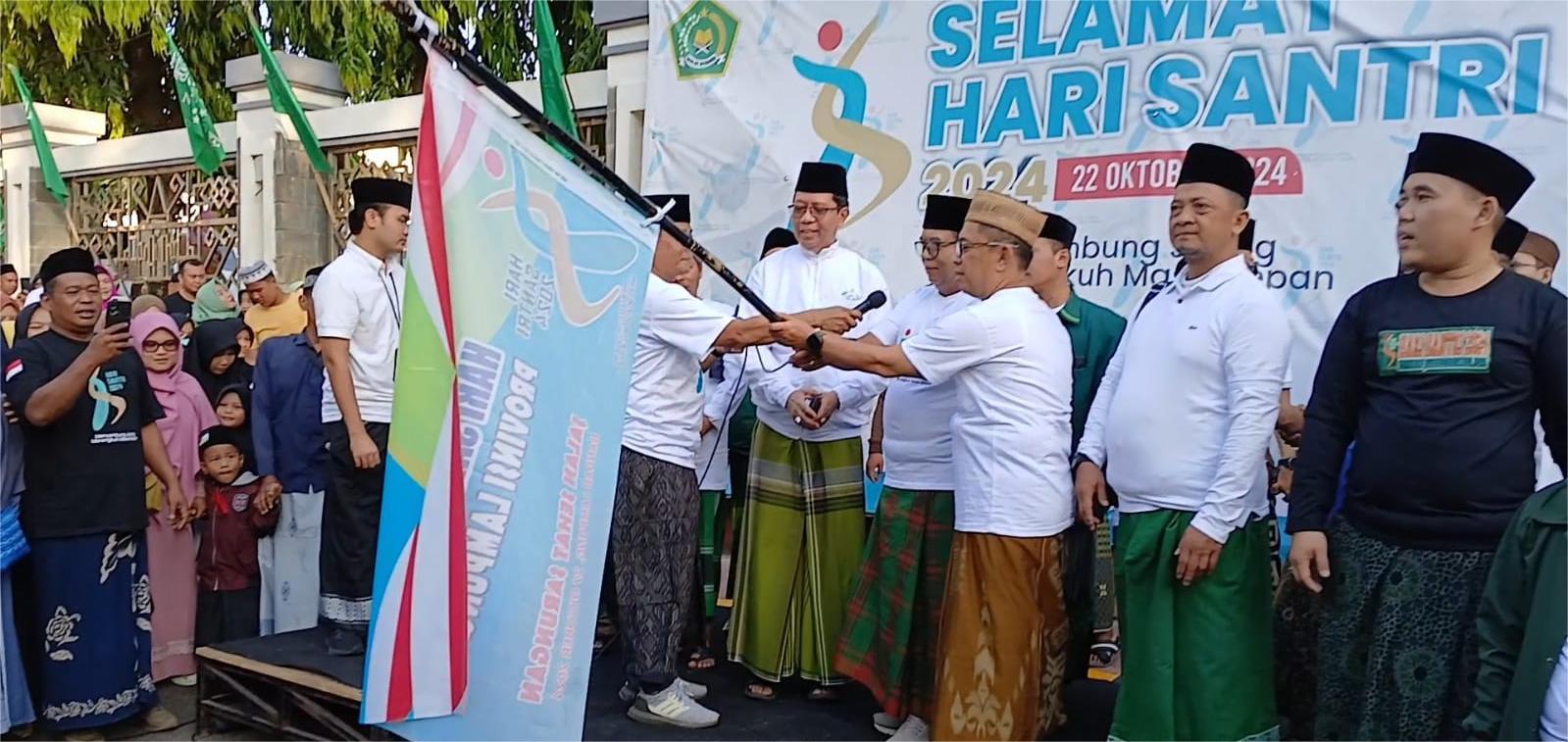 Puncak Hari Santri Nasional 2024 di Lampung, gelar Jalan Sehat Sarungan Serta Peluncuran Perda Tentang Pondok Pesantren