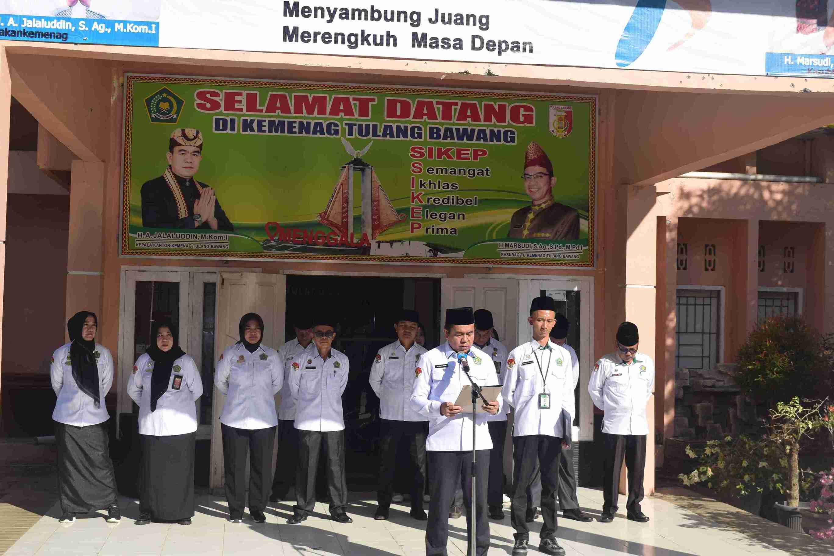 Gelar Upacara Peringatan Hari Sumpah Pemuda ke-96, Kakankemenag Tulang Bawang Jalaluddin Bacakan Naskah Sambutan Menteri Pemuda dan Olahraga RI